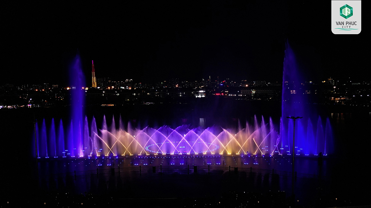 VAN PHUC WATER SHOW - ĐIỂM NHẤN TRONG LỘ TRÌNH CỦA LỄ HỘI SÔNG NƯỚC 2023